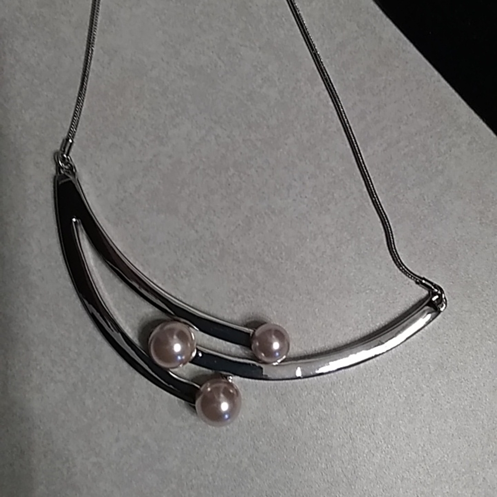 Chicos faux pink pearl and silver necklace. - Picture 3 of 12